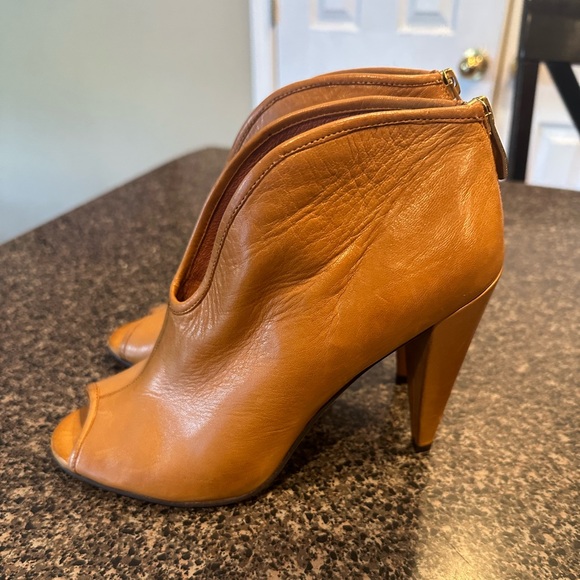 Vince Camuto Amber Peep Toe Bootie Size 7 - Picture 4 of 8